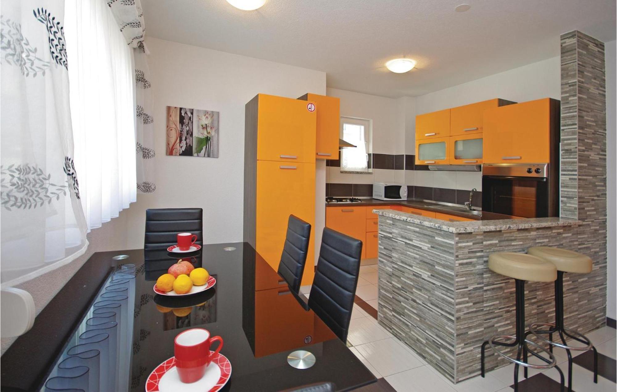 Gorgeous Apartment In Makarska With Wifi Luaran gambar