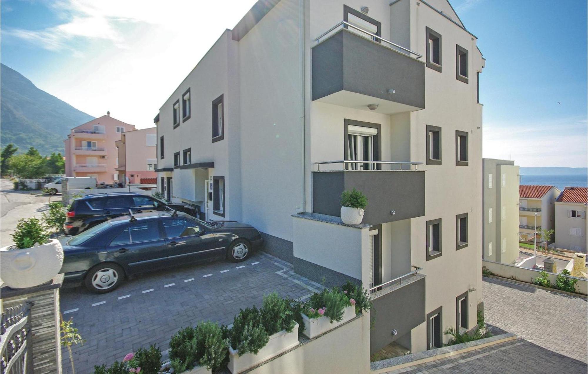 Gorgeous Apartment In Makarska With Wifi Luaran gambar