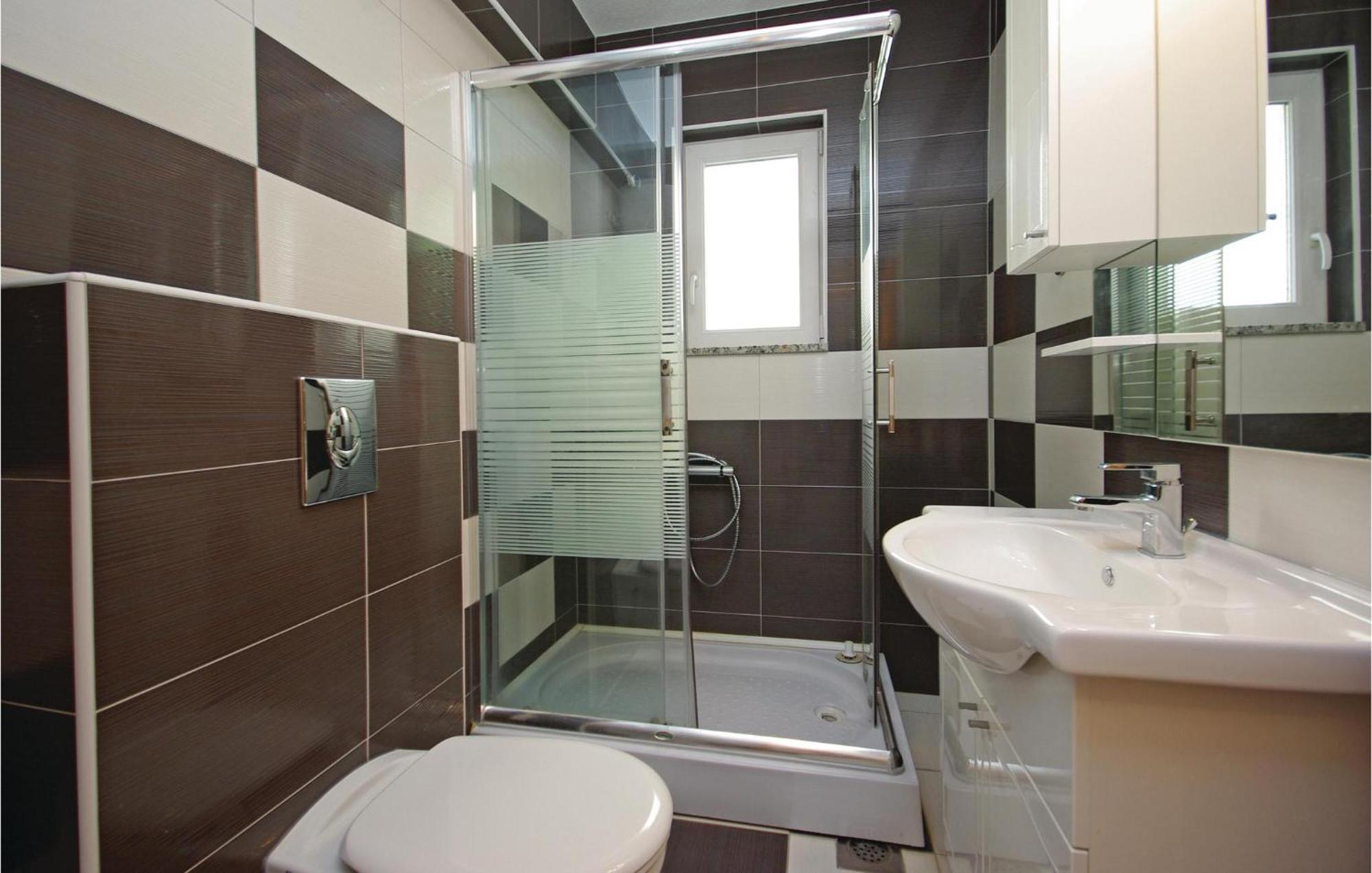 Gorgeous Apartment In Makarska With Wifi Luaran gambar