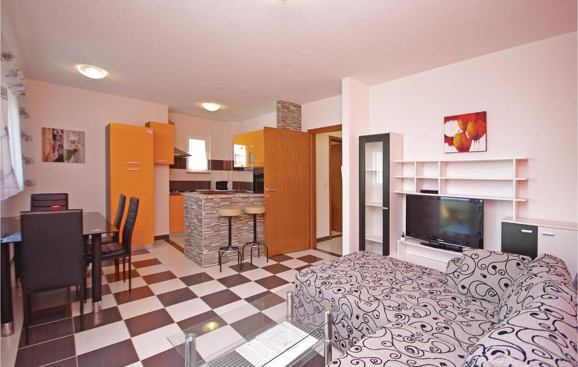 Gorgeous Apartment In Makarska With Wifi Luaran gambar