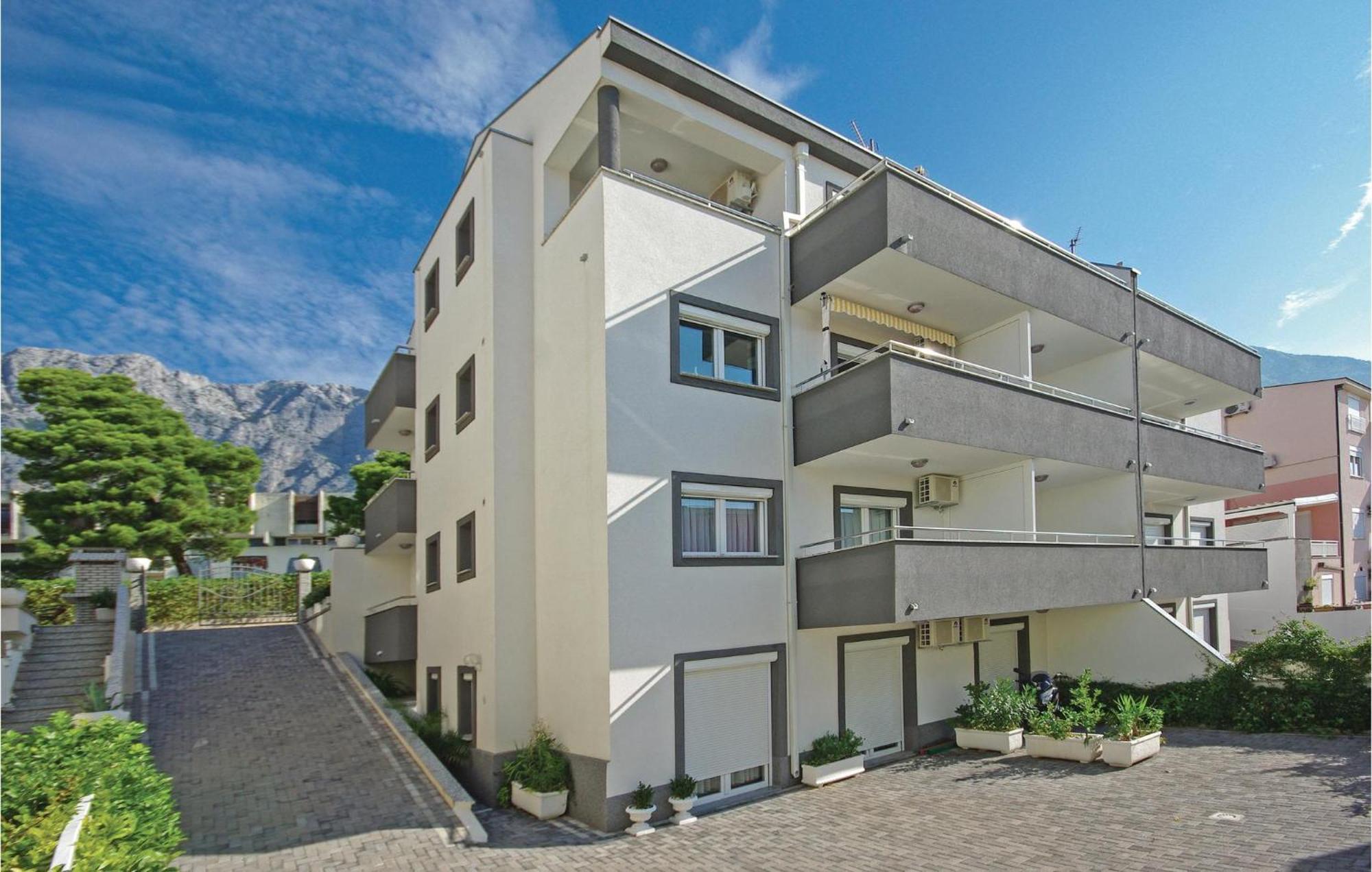 Gorgeous Apartment In Makarska With Wifi Luaran gambar